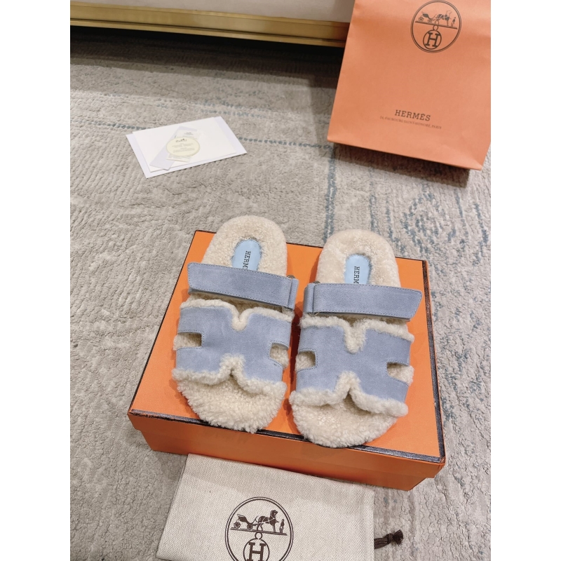 H**mes slippers